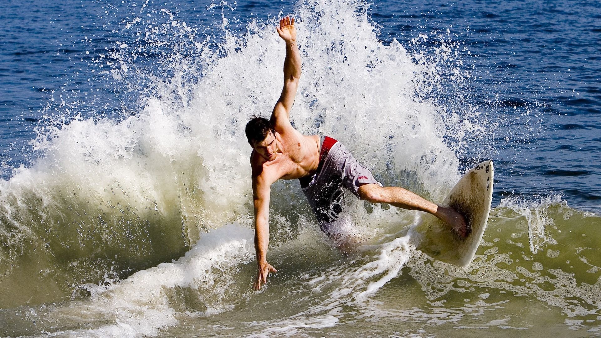 稳定骑行越野竞速，领略郊野风光，骑越野自行车可以锻炼哪里
