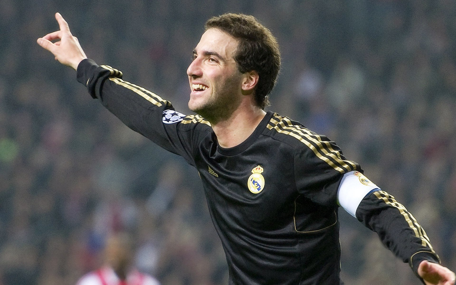 九游-赛事在海外举办，中国运动员的精彩表现，外国运动员来中国比赛吃住费用谁出